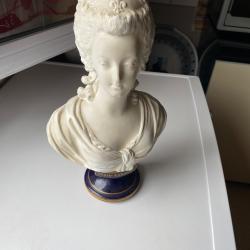 Buste marie Antoinette signer MR