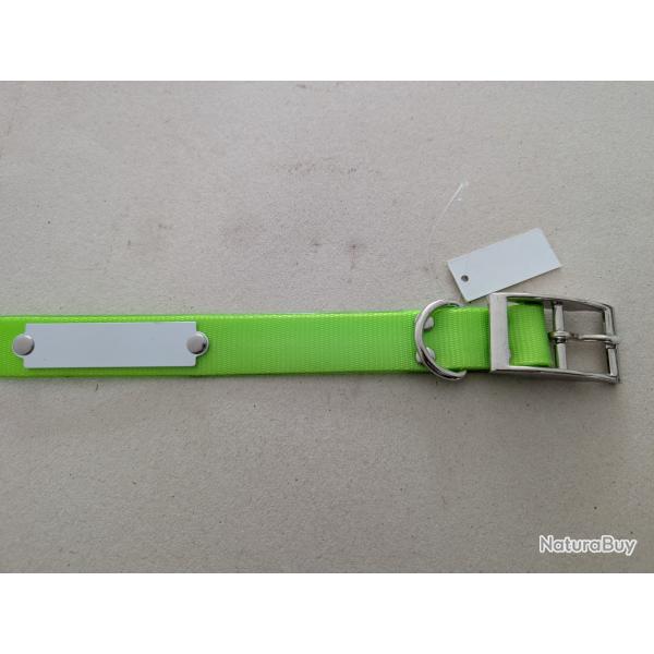 Collier chien vert fluo TPU 60x2.5cm vert avec plaque