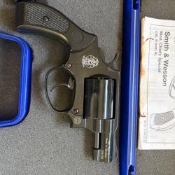 SMITH & WESSON Mod. Chiefs Special. Cal 9mm K. revolver &agrave; blanc  Cat C.