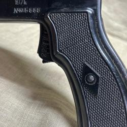 Tr&egrave;s beau pistolet r&egrave;glementaire lance fus&eacute;e russe SPSH-44