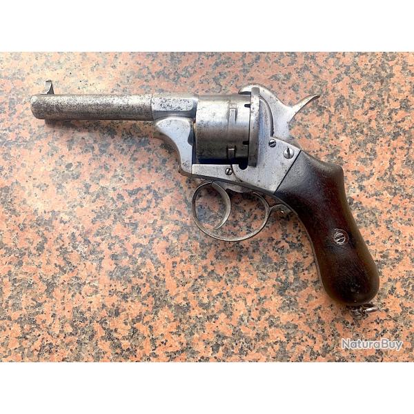 Revolver � broche 11 mm - m�canisme inconnu pour moi - fabricant � d�couvrir ..
