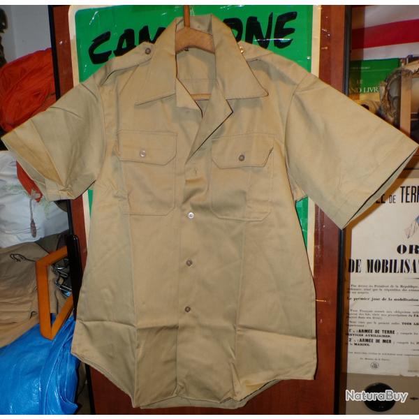 ARMEE AMERICAINE : CHEMISE MILITAIRE A MANCHES COURTES DE 1975 DE L'ARMEE AMERICAINE  ,Taille M OU 4