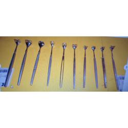 LOT DE 10 PETITS ECARTEURS POUR OPERATION MEDICALE   , BON ETAT VOIR PHOTOS . POUR TOUT RENSEIGNEMEN