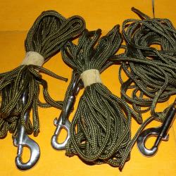 LOT DE 3 CORDAGES DE SUSPENTES DE PARACHUTE DE 6 METRES  AVEC UN MOUSQUETON   ,VENDU DANS L' ETAT  V