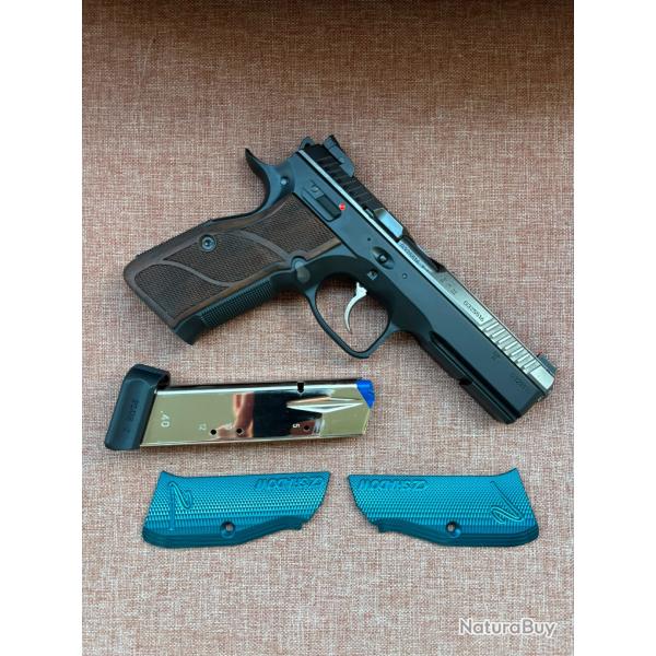 CZ 75 Shadow 2 plaquette en noyer