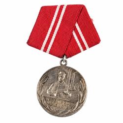 M&eacute;daille pour services fid&egrave;les dans les Kampfgruppen classe argent 10 ans DDR