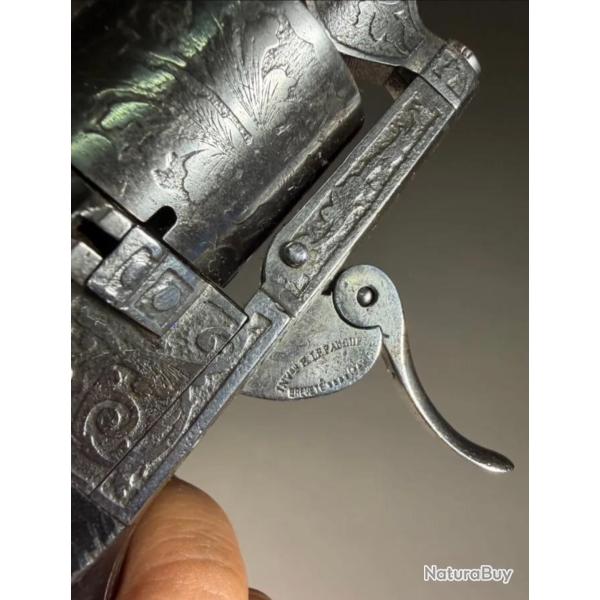 Magnifique r�volver Le Faucheux v�ritable - Cal. 8 mm - enti�rement cisel�