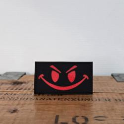 Patch &eacute;cusson tissus smiley noir et rouge moral patch