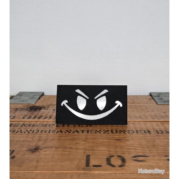Patch �cusson tissus smiley Noir moral patch
