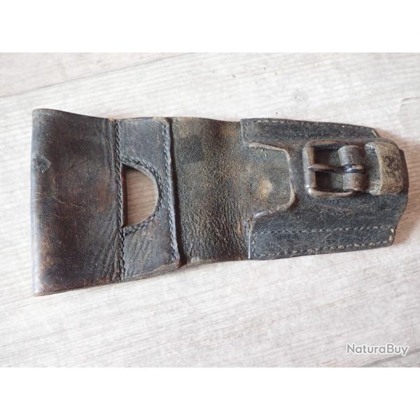 1883 ? Porte fourreau gros mod�le pour baionnette Vetterli suisse ou glaive