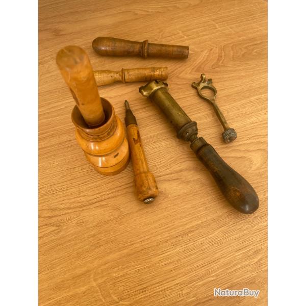 Sertisseur en buis et lissoir ancien