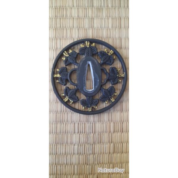 Tsuba � motif de Paulownia