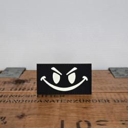 Patch &eacute;cusson tissus smiley Noir phosphorescent moral patch
