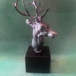 Sculpture T&ecirc;te de cerf en r&eacute;gule