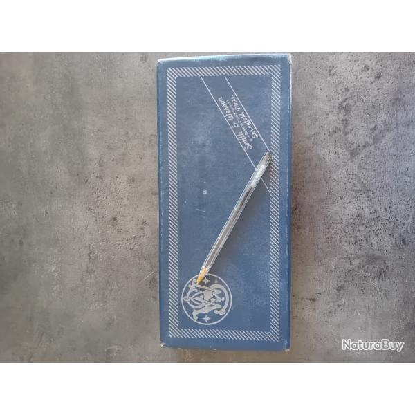 Boite cartonn�e revolver smith et wesson