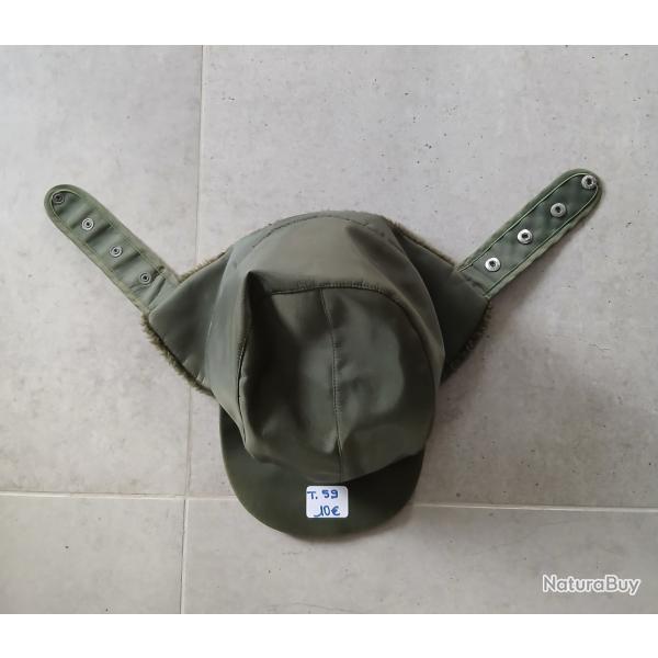 CASQUETTE AVEC UN RABAT