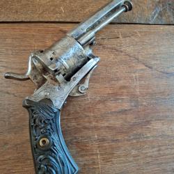 Revolver &agrave; broche type lefaucheux 7mm