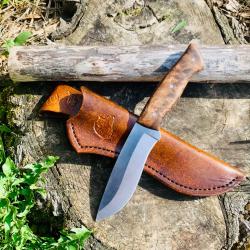 couteau de chasse d'artisan / loupe de noyer / lame 80CRV2 / fourreau cuir gravure sanglier