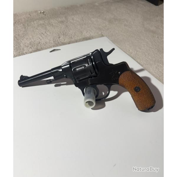 Revolver NAGANT 1895 de 1931
