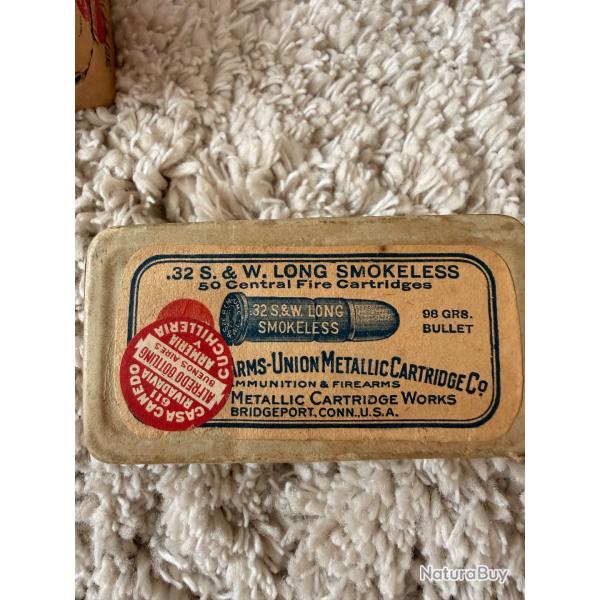 Deux bo�tes de munitions 32sw Long pour collection.