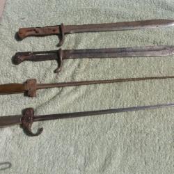 Lot de 4 baionnettes fran&ccedil;aises et allemandes sorties de fouille