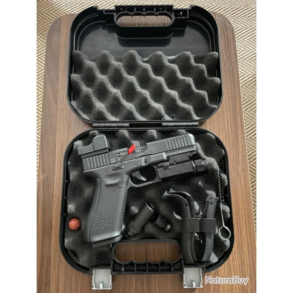 Glock 17 gen 5 PAK FIRST �DITION + red dot + lampe