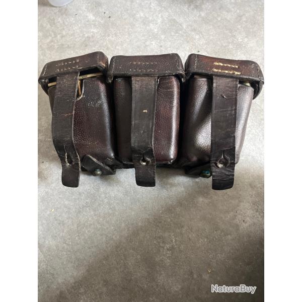 cartouchi�re allemande en cuir M1909 (Patronentasche M09) datant de la Premi�re guerre mondiale.