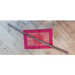 Bokken d'a&iuml;kido artisanal, fabriqu&eacute; par mes soins. Ch&ecirc;ne belle veine. finition cire d'abeille