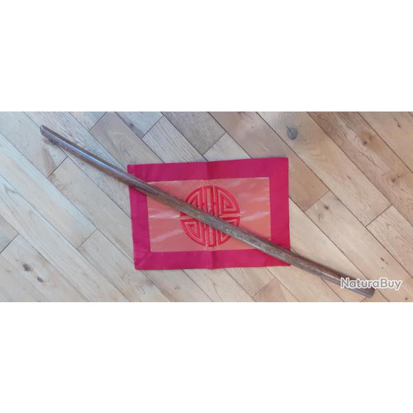 Bokken d'a�kido artisanal, fabriqu� par mes soins. Ch�ne belle veine. finition cire d'abeille