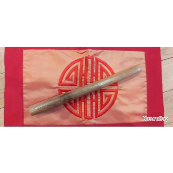 Tanto d'a�kido artisanal, fabriqu� par mes soins. Ch�ne noueux. finition cire d'abeille