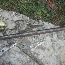 lot de pi&egrave;ces pour restaurer un pistolet a silex