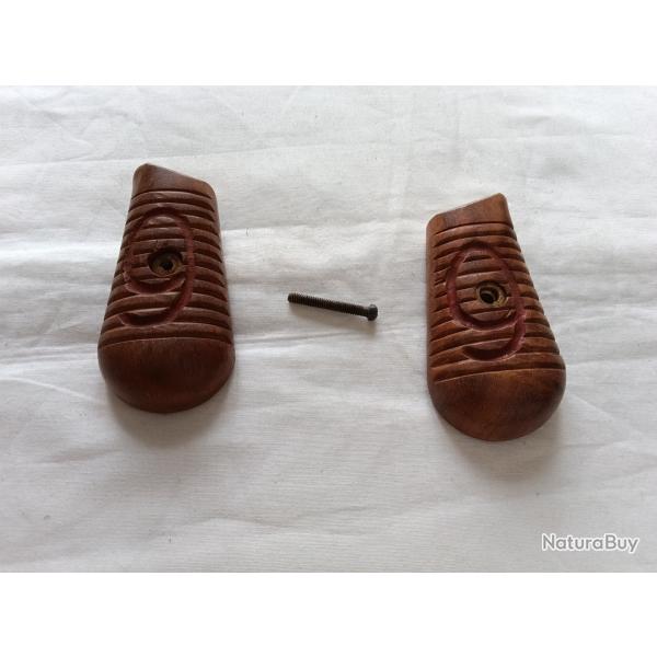 Paire de  plaquettes   C96 gros traits