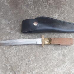 Couteau poignard de chasse l&eacute;opard