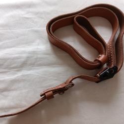 bretelle en cuir marron claire  pour 98 K