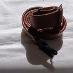 bretelle en cuir marron claire  pour   G98