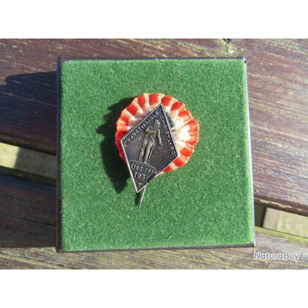 Ancienne broche/insigne patriotique comm�morative en m�tal avec cocarde d�di� � Rouget-FRANCE (1936)