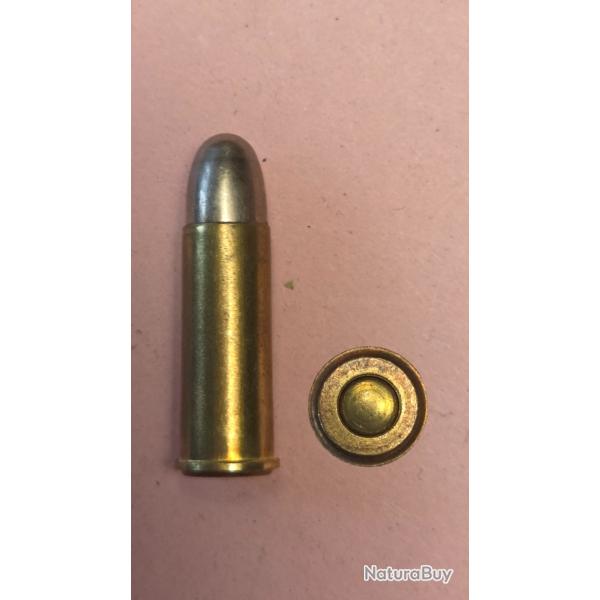 Une cartouche 8 mm 1892 non reglementaire poudre noire en D