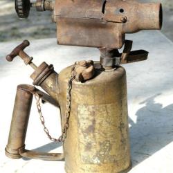 Authentique lampe SABLE pr&eacute;chauffage carter blind&eacute; troupe d'occupation Normandie 1944 IFS24LAM001