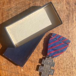 M&eacute;daille Croix du Combattant Volontaire de la R&eacute;sistance (1940-1945) avec &eacute;crin