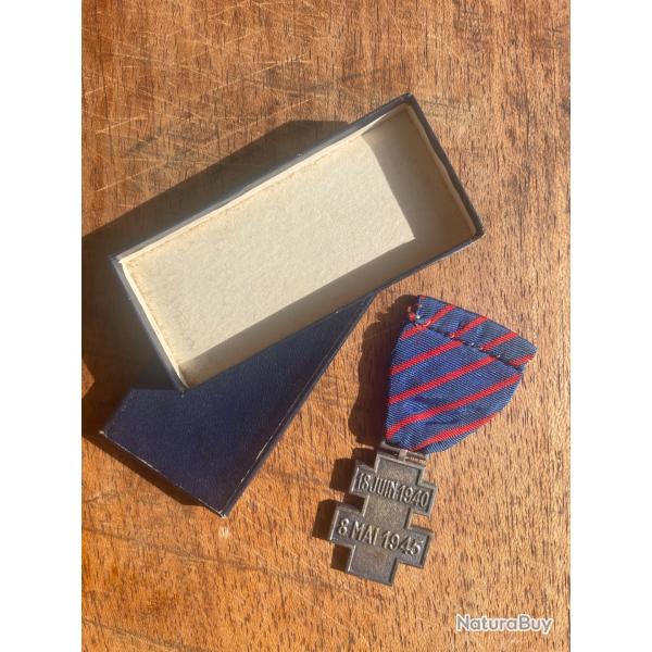 M�daille Croix du Combattant Volontaire de la R�sistance (1940-1945) avec �crin