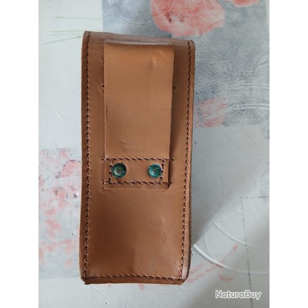 Etui pour necessaire de nettoyage pour mat 49