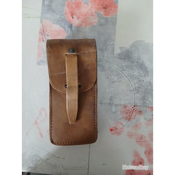 Etui pour necessaire de nettoyage pour mat 49 avec marquages