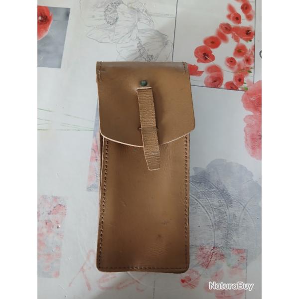 Porte chargeur mat 49 en cuir