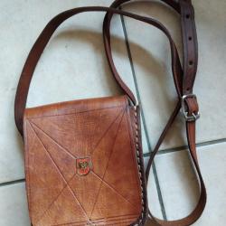 BRADEE - Belle sacoche/sac &agrave; cartouches 16x14x6 cm en cuir marron