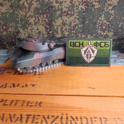 lot 2 pin's + 1 patch russe