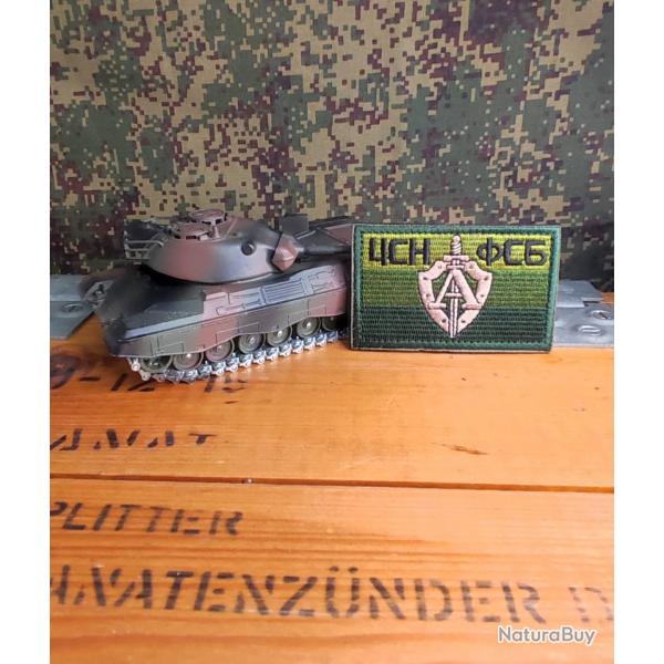 lot 2 pin's + 1 patch russe