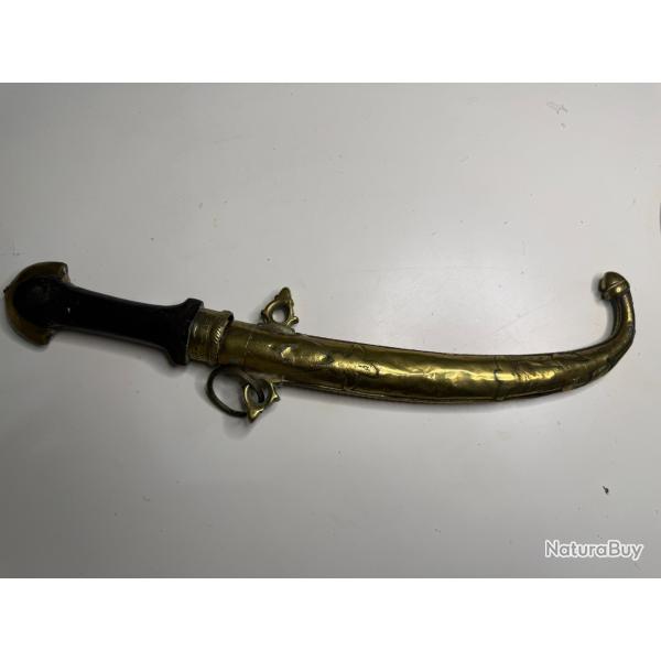 Koummya marocaine ancienne fourreau laiton grav� - XXe