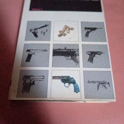 Livre  SMALL ARMS IN PROFILE