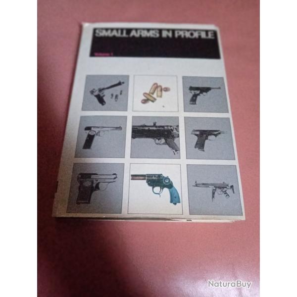 Livre  SMALL ARMS IN PROFILE