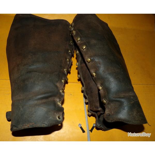 PAIRE DE JAMBIERES EN CUIR POUR POILU DE LA GUERRE 1914-1918 WWI  ,   FABRICATION FRANCAISE ,  ETAT
